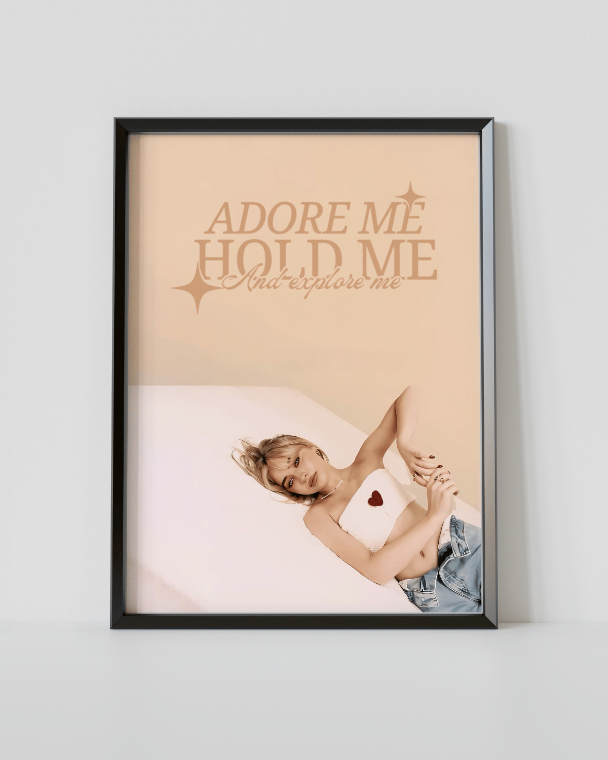 Plakat "Sabrina Carpenter - Adore me" - VisualVerses